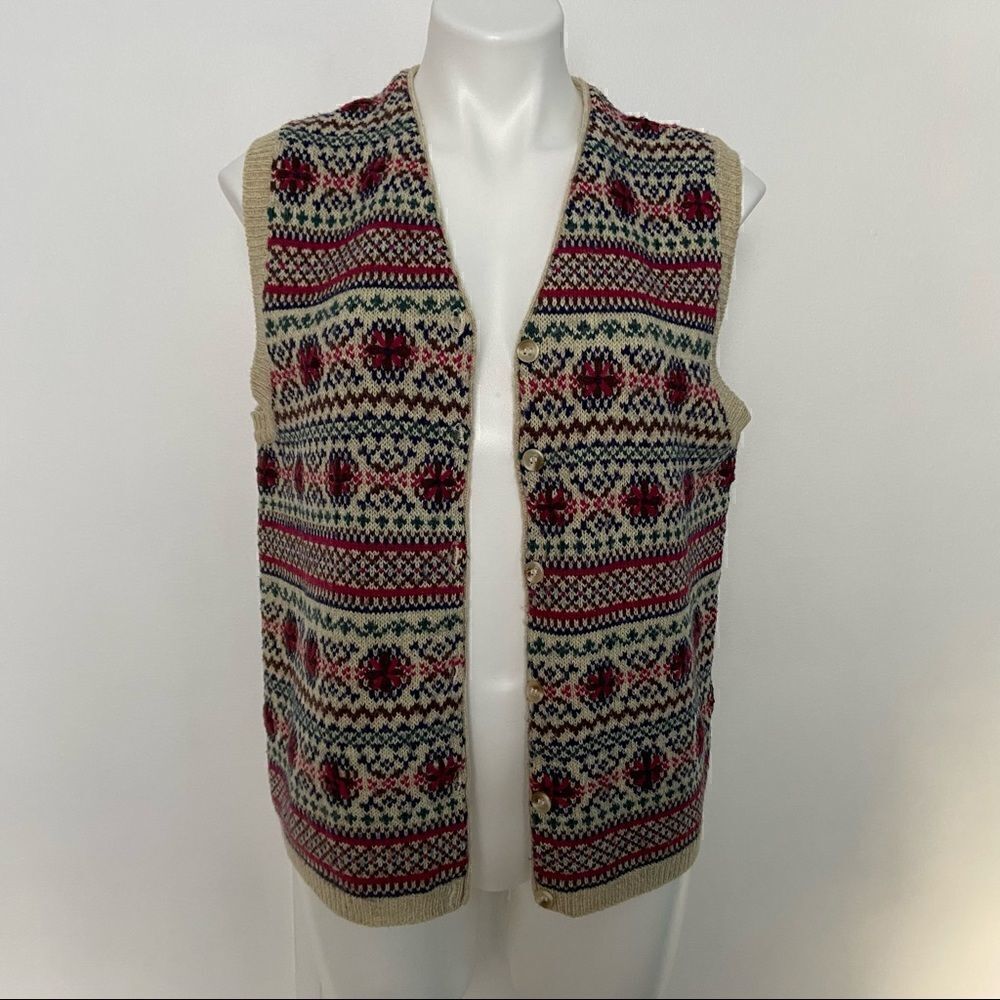 Vintage 70s Floral Embroidery  sweater Vest Faire Isle